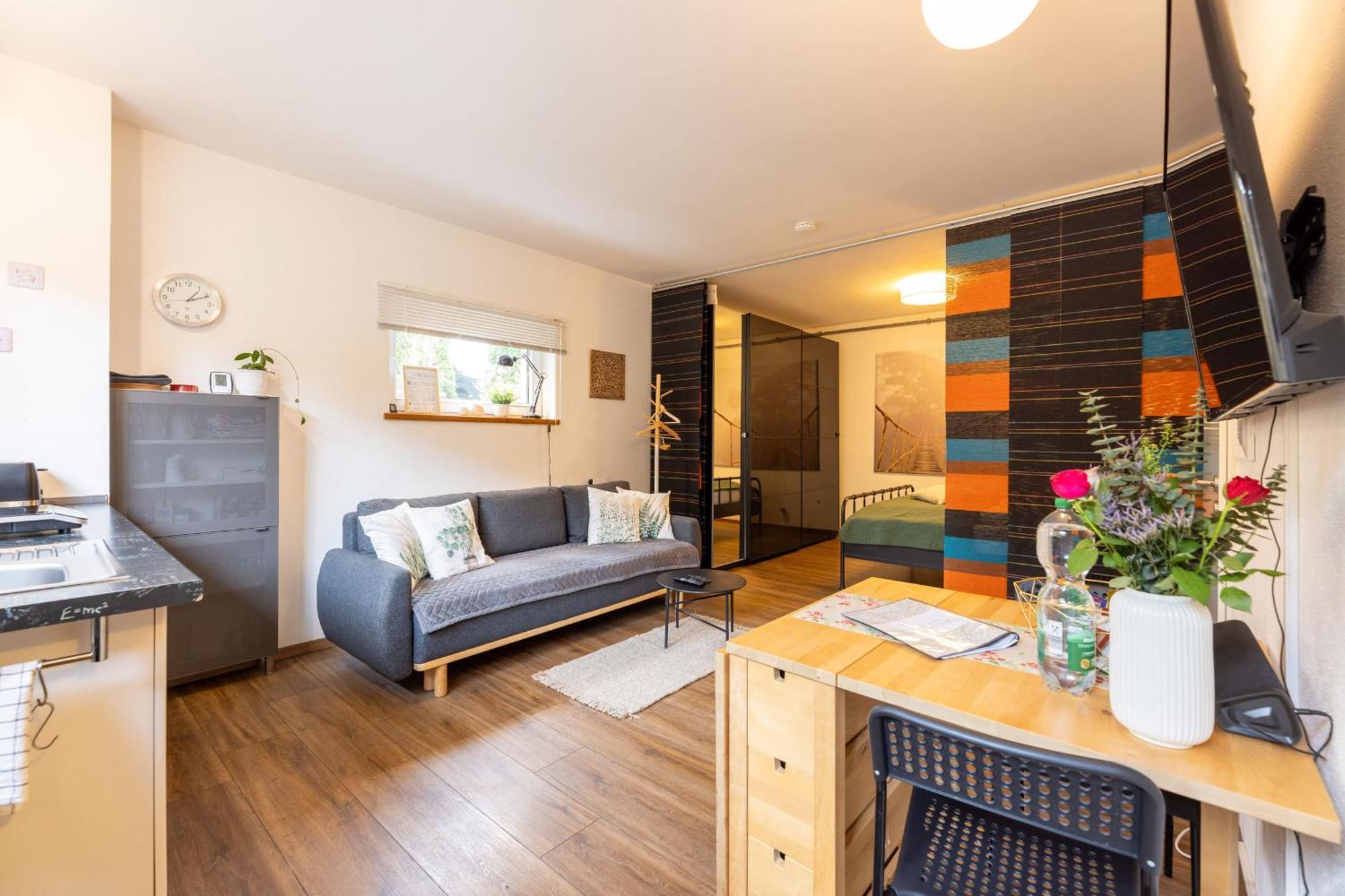 Ideal Fuer Kurze Aufenthalte - Gemuetliches 1-Zimmer-Apartment Adelsdorf المظهر الخارجي الصورة
